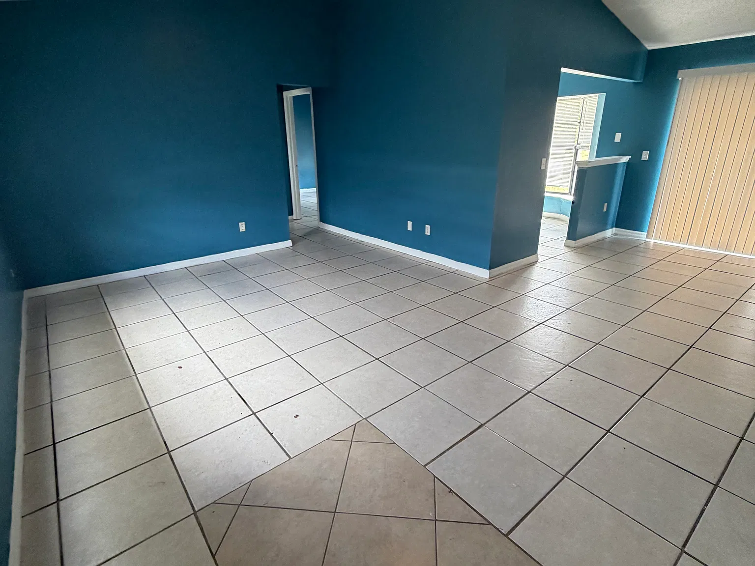 3 bed, 1066 sqft, $1,850 — Photo 2