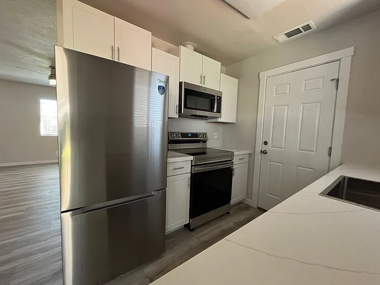 4288 Bradley Dr — Photo 7