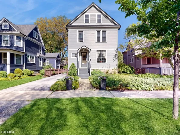 37 S Waiola Ave, La Grange, IL 60525