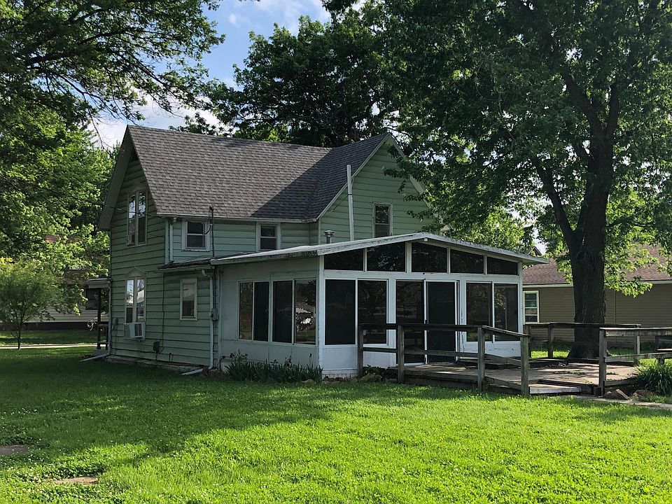 334 Holliday St, Osage City, KS 66523 Zillow