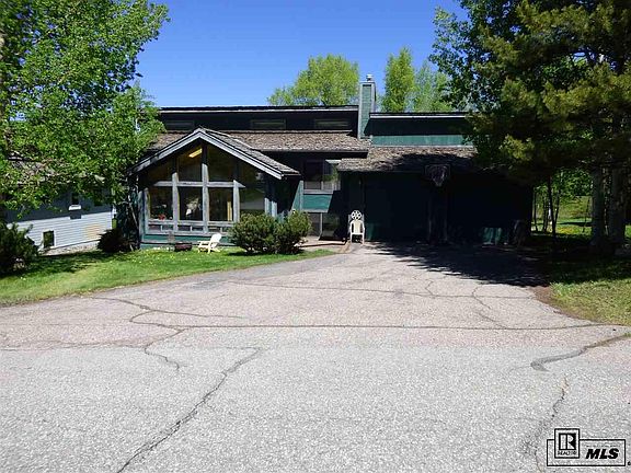 2nd image of 1765 Meadow Ln