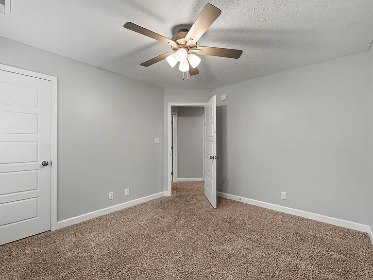 1037 Brightwood Ct — Photo 27
