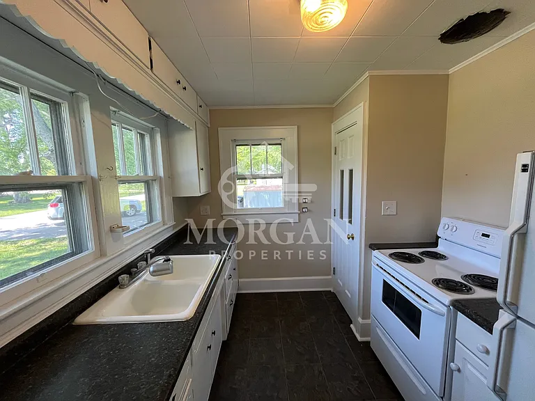 1253 S Pendleton Ave — Photo 4