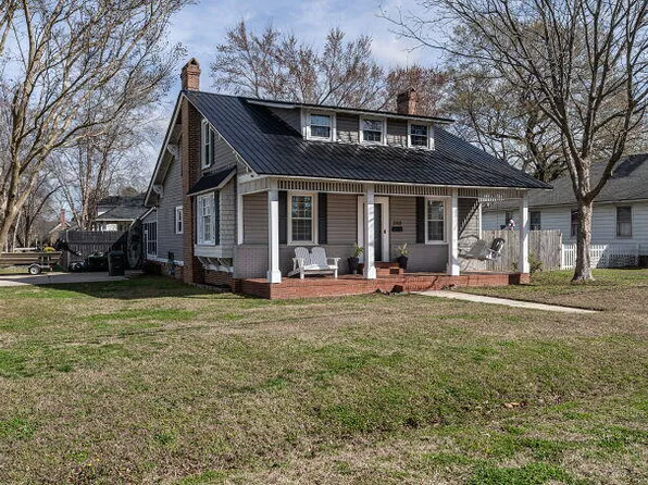 300 E East St, Erwin, NC 28339