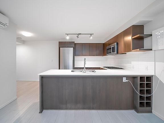 2nd image of 7888 Ackroyd Rd #701