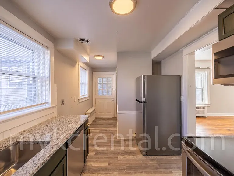 17 S 17th St — Photo 3