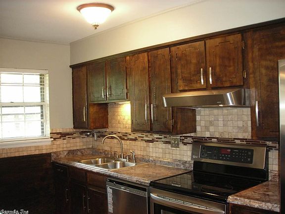 4th image of 8630 Woodridge Dr