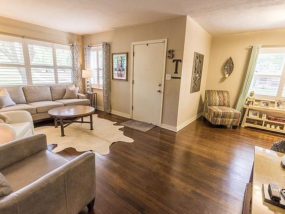 3rd image of 854 Mayfair Cir