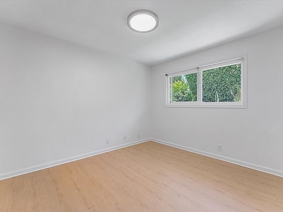 2nd image of 5062 Cadiz Cir