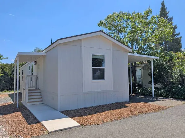 400 Sulphur Bank Dr #38, Clearlake Oaks, CA 95423