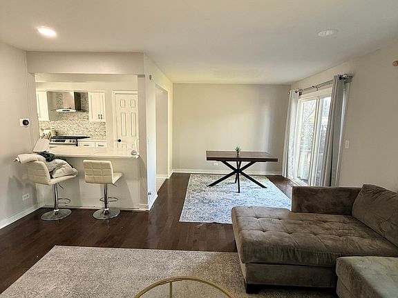5th image of 219 Pinewood Ln