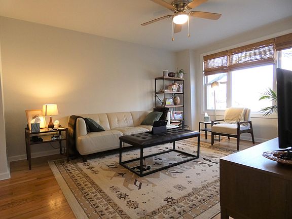3rd image of 1929 N Richmond St #2