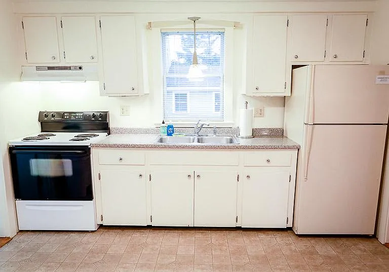 10 Holbrook St #2 — Photo 6
