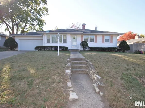 1302 Monroe St, Pekin, IL 61554