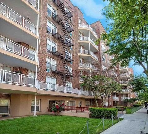 2nd image of 3280 Nostrand Ave APT 302