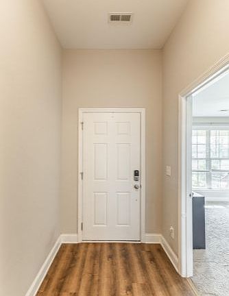 4th image of 265 Willow Bank Cir