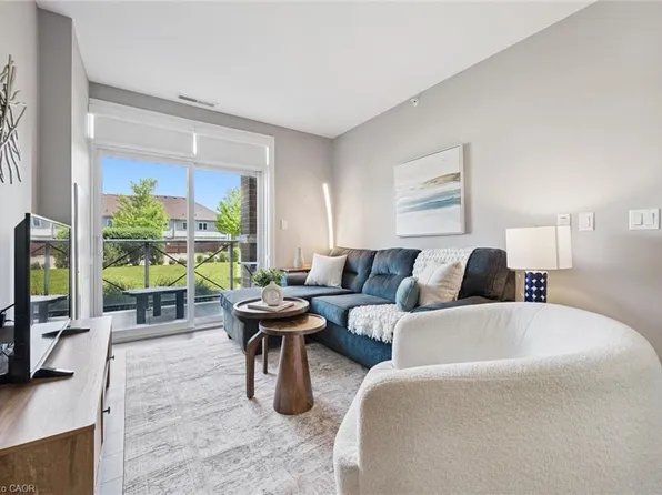 2 Colonial Dr #113, Guelph, ON N1L 0K8