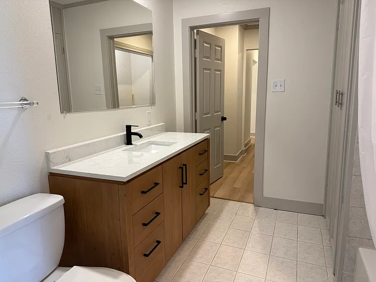 1002 S Glenwood Blvd — Photo 18