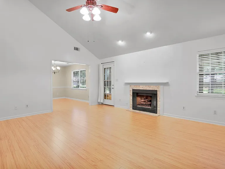 8 N Nicholson Cir — Photo 10