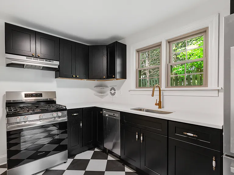 1708 Willow Ave — Photo 22