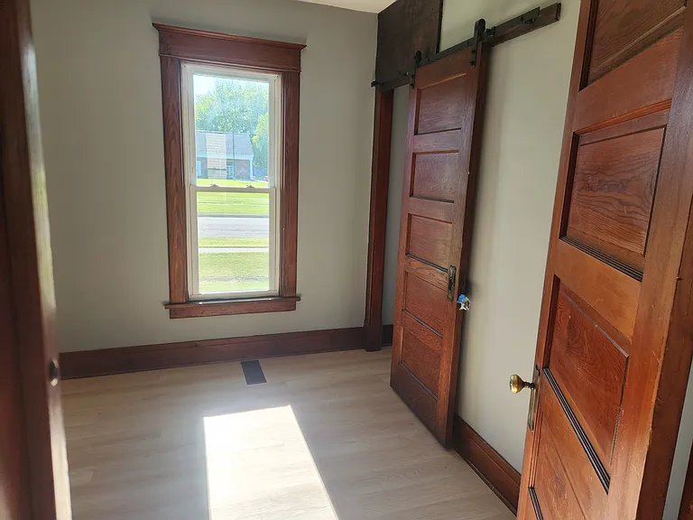 5818 Broadway St #1 — Photo 6