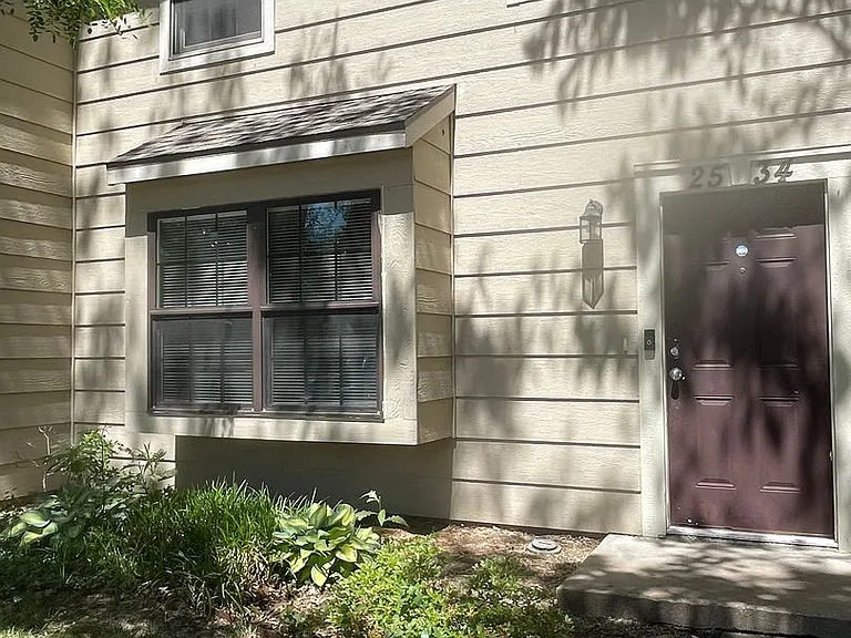 2534 Candle Crest Cir — Photo 1