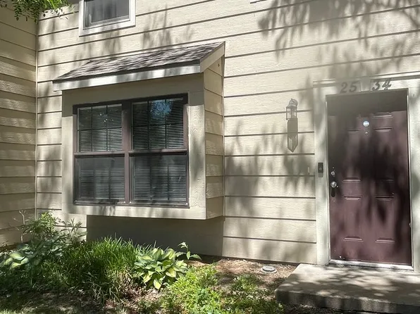 2534 Candle Crest Cir, Manhattan, KS 66503