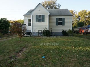 2582 E Garfield Ave, Decatur, IL 62526