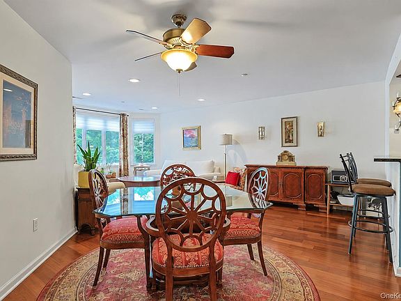 5th image of 1310 Round Pointe Drive