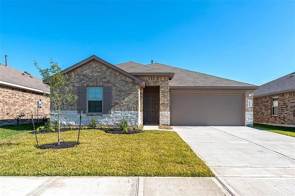 4 bed, 2.0 bath, 1668 sqft, $2,250 — Photo 1
