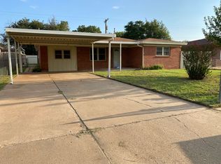 1305 6th St, Shallowater, TX 79363