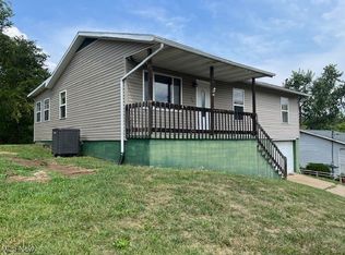 73 Hickory St, Parkersburg, WV 26104