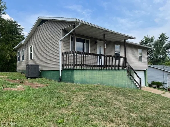 73 Hickory St, Parkersburg, WV 26104