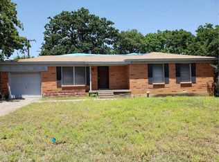 305 Bedford Ct E, Bedford, TX 76022