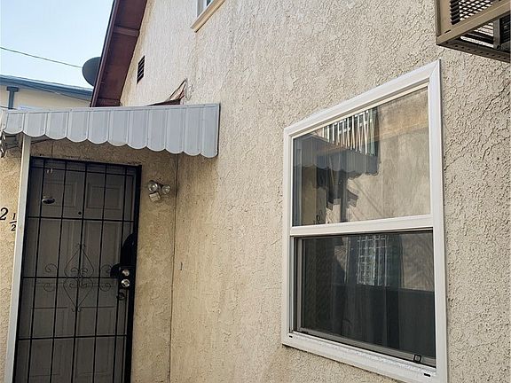 2nd image of 912 California St E #1/2