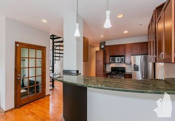 5th image of 1618 W Blackhawk St #2