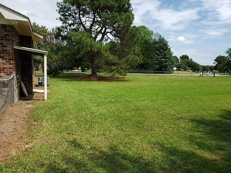 5050 Queen Chapel Rd — Photo 2