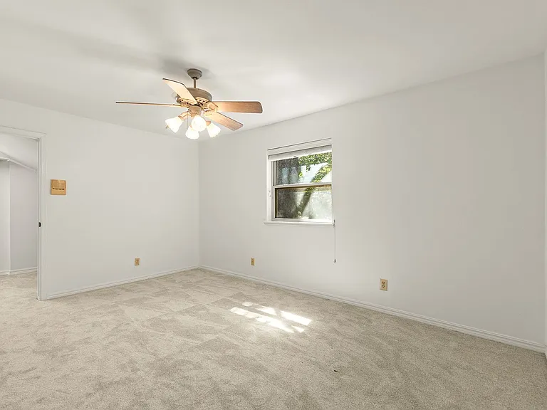 2825 E Inwood Ln — Photo 4