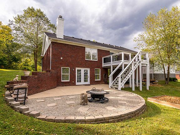 3rd image of 46 Chloe Ln