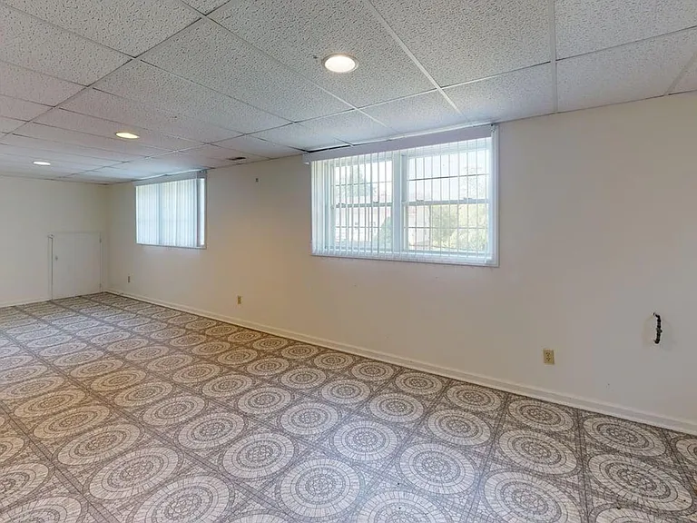 975 Murray Ln — Photo 39