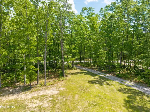 833 Little Hurricane Ln, Monterey, TN 38574
