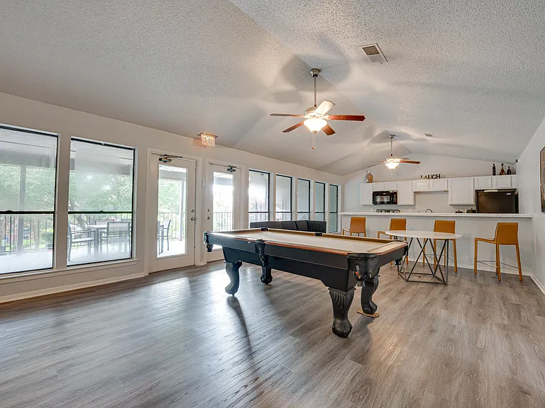 Indian Creek Apartments — Photo 19