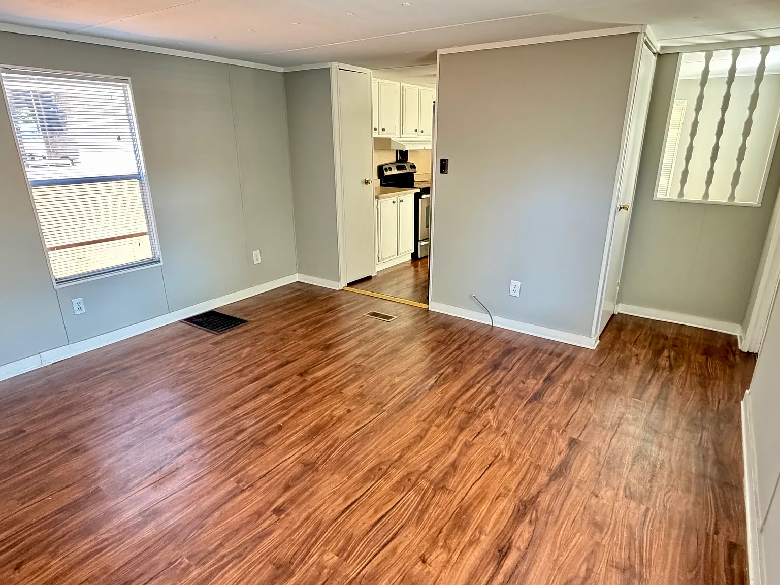 2 bed, 644 sqft, $950 — Photo 2
