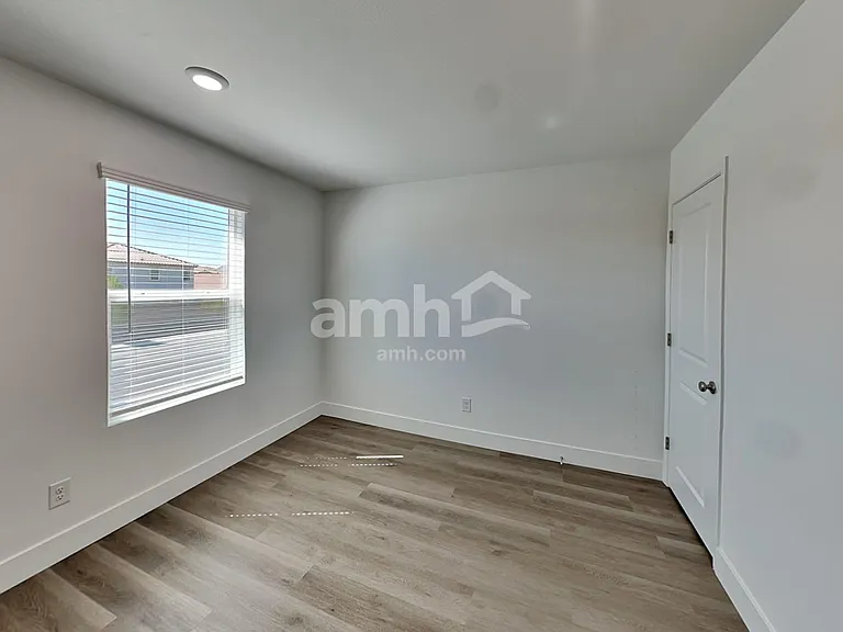 8135 Braavos Peninsula Ave — Photo 14