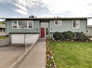 2416 E 17th St, The Dalles, OR 97058