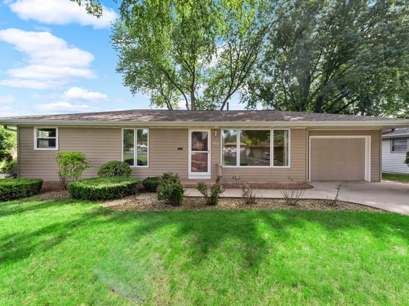 870 Pandora Dr NE, Fridley, MN 55432
