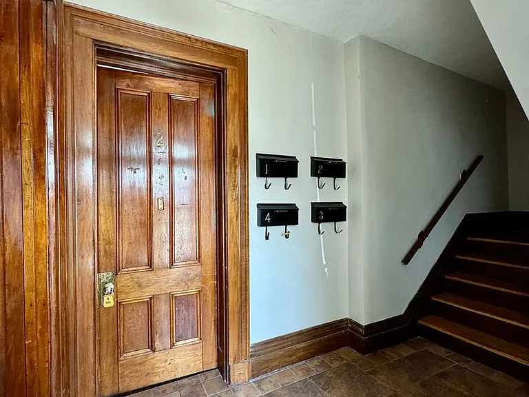 628 N Main St — Photo 17