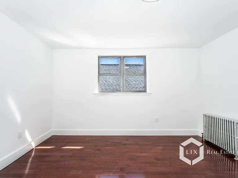 518 E 8th St #3R — Photo 6