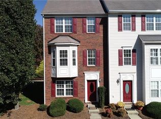 9845 Treeside Ln, Matthews, NC 28105