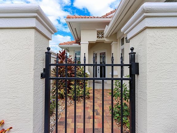 3rd image of 19 Marbella Ct